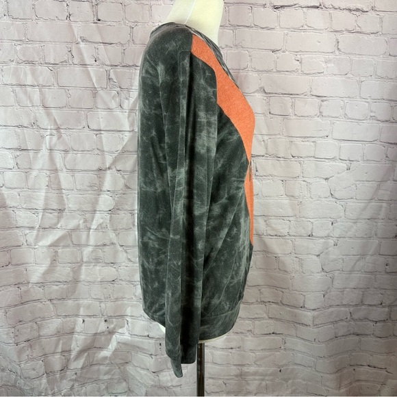 NWT First Love boutique leopard print color block light weight sweater Top - Picture 2 of 11